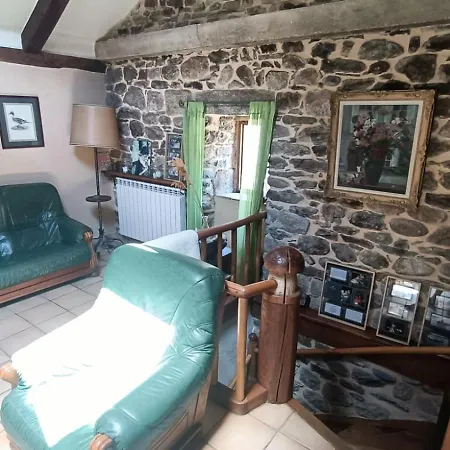 La Petite Combe Du Castanet Holiday home *